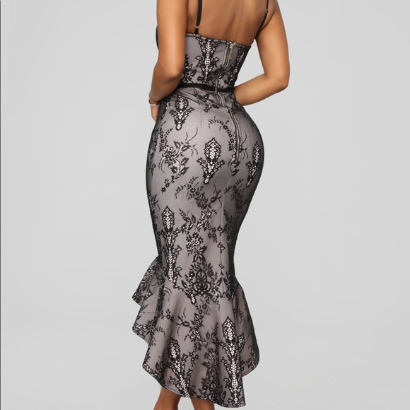 🦋Host Pick🦋Romance In The Dark Lace Midi Dress - Picture 4 of 4